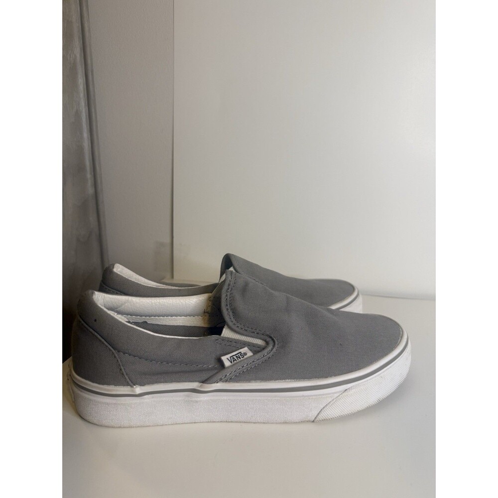 Vans  Classic Shoes Sneakers Gray Slip on Casual US Size M 6  W 7.5 Unisex